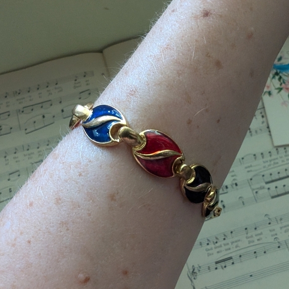 Elegant Multicolor Gold-Tone Bracelet - Picture 5 of 7